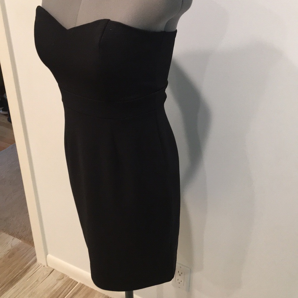 ✨ Forever21 strapless little black dress ✨ - Picture 4 of 8